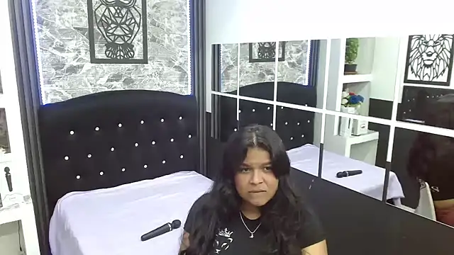 Snapshot of sia_cavad chatting on 01.21.25 sia cavad online show from 01.21.25