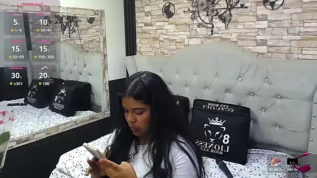 Snapshot of sia_cavad chatting on 03.08.25 sia cavad online show from 03.08.25