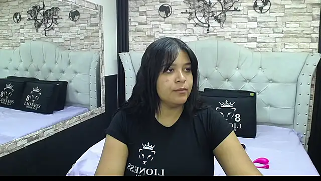 Snapshot of sia_cavad chatting on 09.23.25 sia cavad online show from 09.23.25