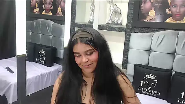 Snapshot of sia_cavad chatting on 10.09.25 sia cavad online show from 10.09.25