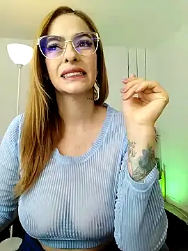 Snapshot of Alessandra_Schmoll chatting on 03.15.25 Alessandra Schmoll online show from 03.15.25
