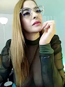 Snapshot of Alessandra_Schmoll chatting on 03.17.25 Alessandra Schmoll online show from 03.17.25