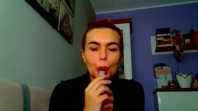 Snapshot of DESIREjenny chatting on 12.10.24 DESIREjenny online show from 12.10.24