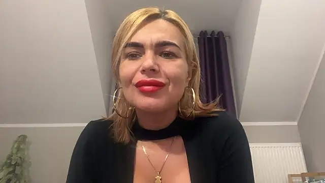 Snapshot of DESIREjenny chatting on 01.02.25 DESIREjenny online show from 01.02.25