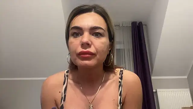 Snapshot of DESIREjenny chatting on 02.07.25 DESIREjenny online show from 02.07.25