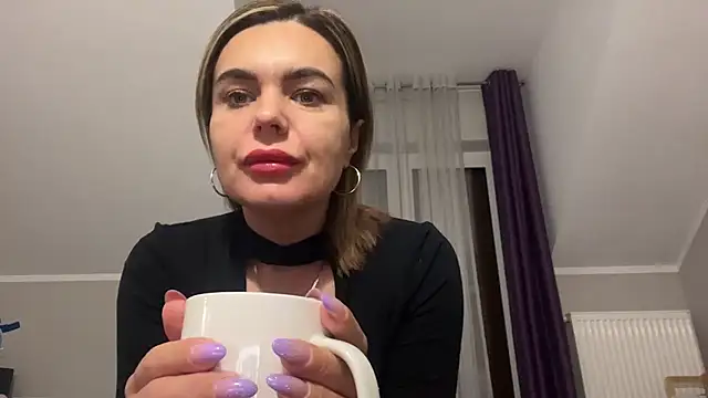 Snapshot of DESIREjenny chatting on 03.14.25 DESIREjenny online show from 03.14.25