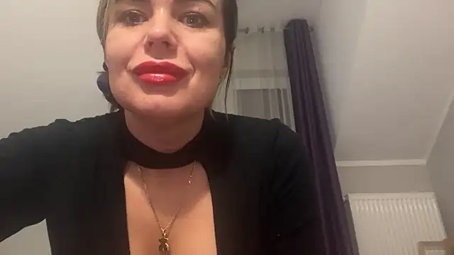 Snapshot of DESIREjenny chatting on 03.20.25 DESIREjenny online show from 03.20.25