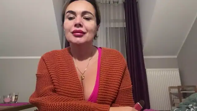 Snapshot of DESIREjenny chatting on 10.16.25 DESIREjenny online show from 10.16.25