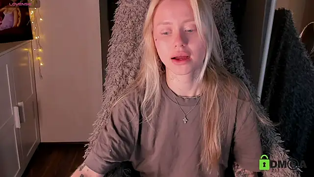 MalenaErnman online show from 09.30.25