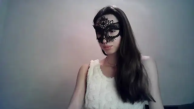 Snapshot of ElizaSwon chatting on 01.11.25 ElizaSwon online show from 01.11.25