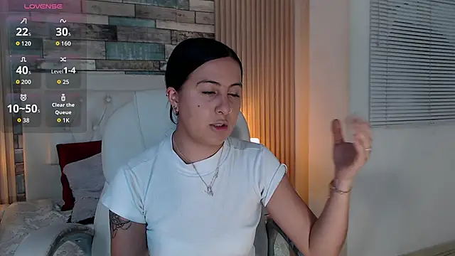 isabella smith  online show from 11.06.25