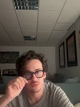 Snapshot of hardmecl chatting on 03.03.25 hardmecl online show from 03.03.25