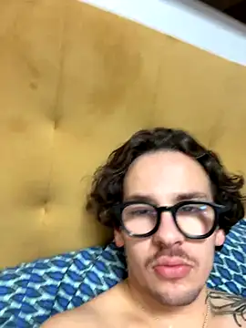 Snapshot of hardmecl chatting on 10.24.25 hardmecl online show from 10.24.25