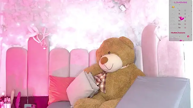 Snapshot of puca_ebony chatting on 02.27.26 puca ebony online show from 02.27.26