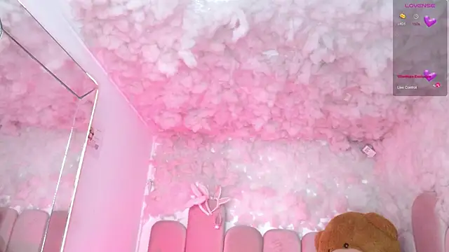 Snapshot of puca_ebony chatting on 02.28.26 puca ebony online show from 02.28.26