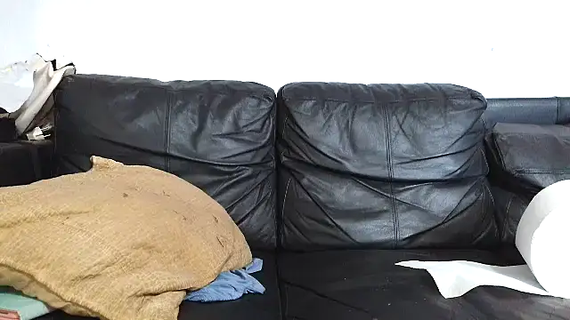 Youns98 online show from 10.10.25