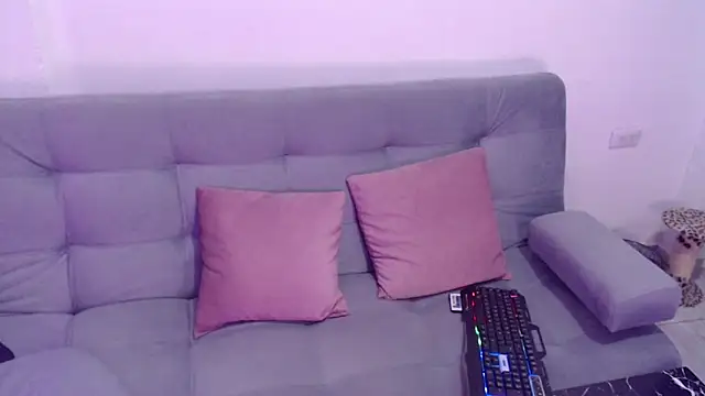 Ari-Hall online show from 12.12.24