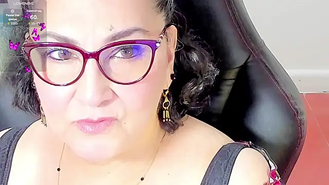 Snapshot of cataleya_mom chatting on 09.30.25 cataleya mom online show from 09.30.25