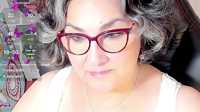 Snapshot of cataleya_mom chatting on 10.14.25 cataleya mom online show from 10.14.25