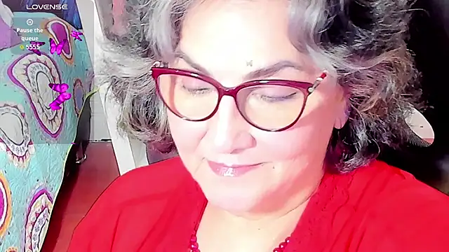 Snapshot of cataleya_mom chatting on 10.17.25 cataleya mom online show from 10.17.25