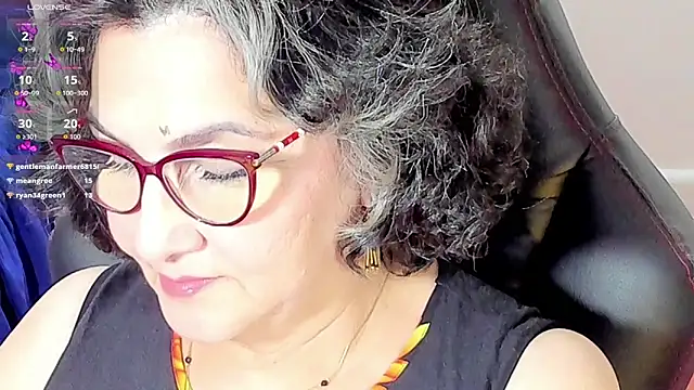 Snapshot of cataleya_mom chatting on 11.06.25 cataleya mom online show from 11.06.25