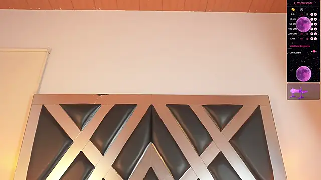 Snapshot of Sofia_Cooper_ chatting on 11.03.25 Sofia Cooper online show from 11.03.25