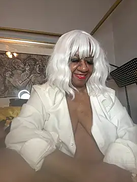 BreanaDivine online show from 04.25.26