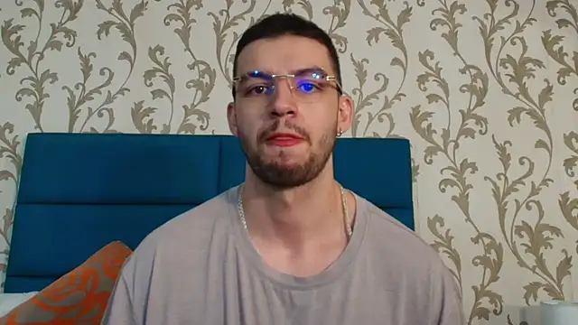 Snapshot of Michael_magno chatting on 02.05.26 Michael magno online show from 02.05.26