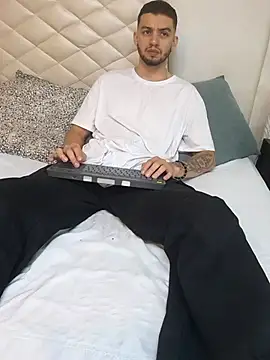 Snapshot of Michael_magno chatting on 02.20.26 Michael magno online show from 02.20.26