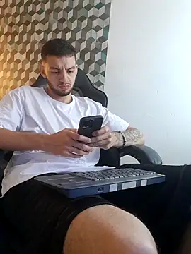 Snapshot of Michael_magno chatting on 02.22.26 Michael magno online show from 02.22.26