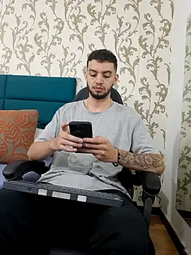 Snapshot of Michael_magno chatting on 02.24.26 Michael magno online show from 02.24.26