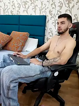 Snapshot of Michael_magno chatting on 02.28.26 Michael magno online show from 02.28.26