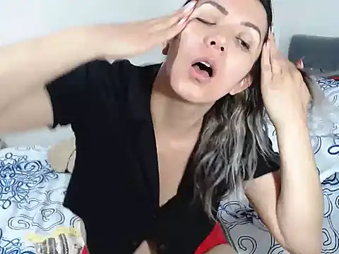Snapshot of Chantal_hott chatting on 12.12.24 Chantal hott online show from 12.12.24