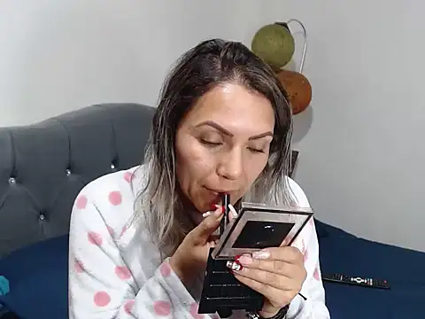 Snapshot of Chantal_hott chatting on 12.22.24 Chantal hott online show from 12.22.24