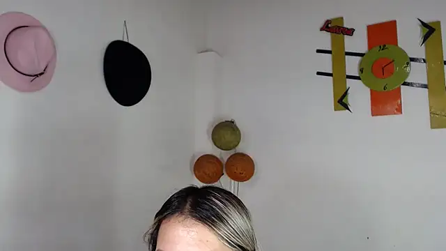 Chantal hott online show from 04.20.26