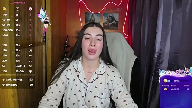 Snapshot of Fiery_Brunette_ chatting on 12.28.24 Fiery Brunette online show from 12.28.24