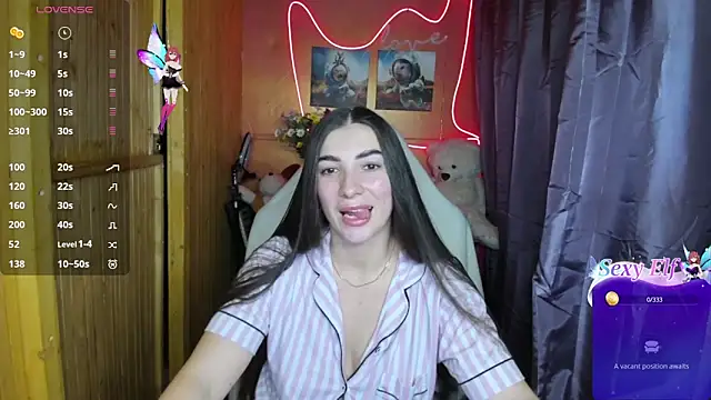 Snapshot of Fiery_Brunette_ chatting on 01.08.25 Fiery Brunette online show from 01.08.25