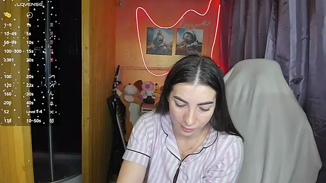 Snapshot of Fiery_Brunette_ chatting on 03.01.25 Fiery Brunette online show from 03.01.25