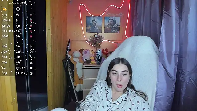 Snapshot of Fiery_Brunette_ chatting on 03.12.25 Fiery Brunette online show from 03.12.25