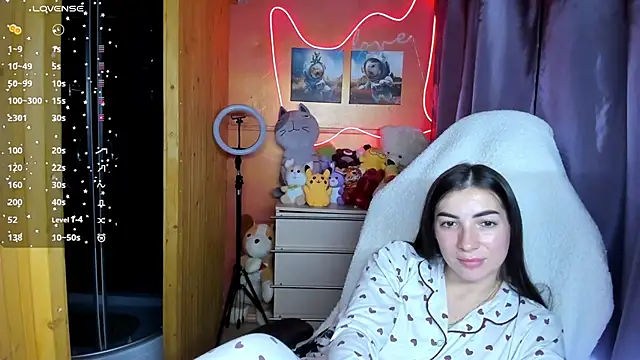 Snapshot of Fiery_Brunette_ chatting on 09.29.25 Fiery Brunette online show from 09.29.25