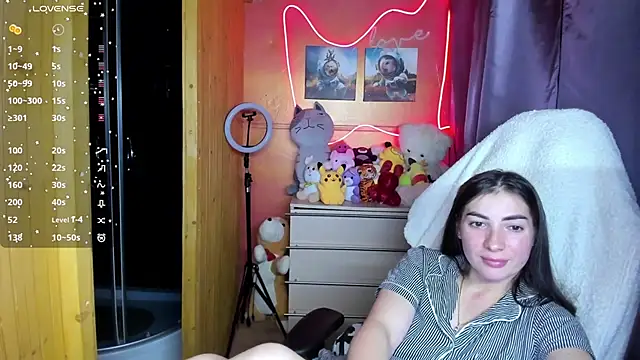 Snapshot of Fiery_Brunette_ chatting on 11.05.25 Fiery Brunette online show from 11.05.25