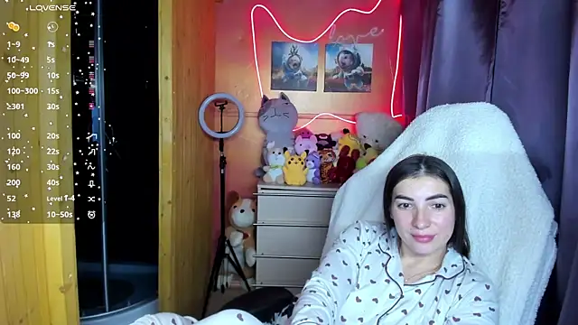 Snapshot of Fiery_Brunette_ chatting on 11.07.25 Fiery Brunette online show from 11.07.25