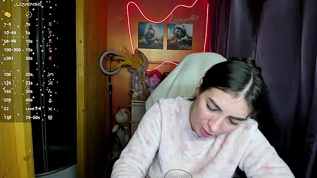 Snapshot of Fiery_Brunette_ chatting on 11.16.25 Fiery Brunette online show from 11.16.25