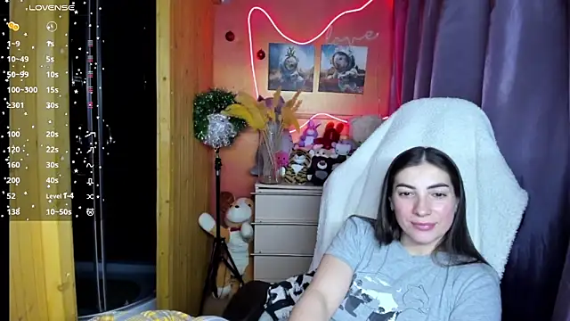 Fiery Brunette  online show from 01.13.26