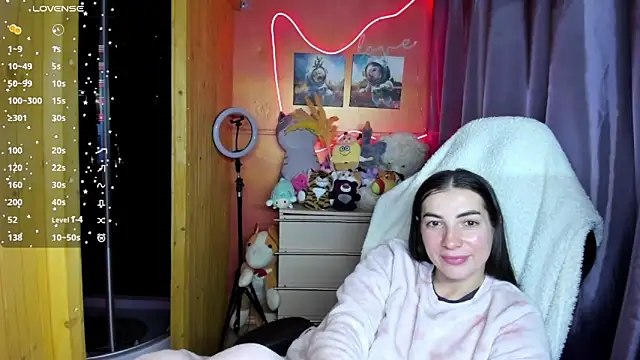 Fiery Brunette  online show from 03.12.26