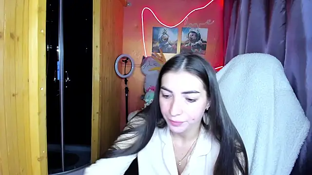 Snapshot of Fiery_Brunette_ chatting on 04.28.26 Fiery Brunette online show from 04.28.26