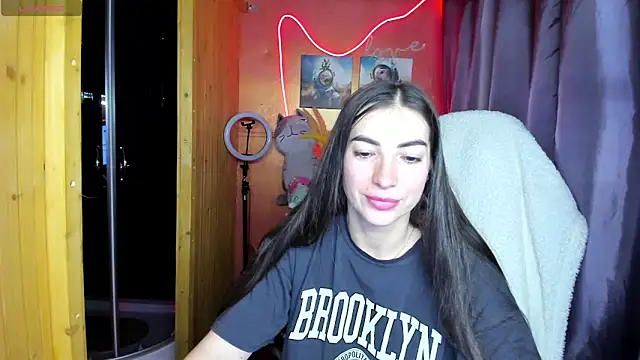 Snapshot of Fiery_Brunette_ chatting on 06.03.26 Fiery Brunette online show from 06.03.26