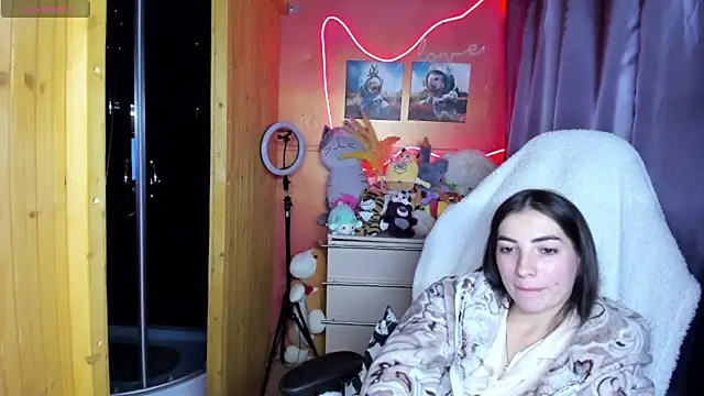 Fiery Brunette  online show from 06.24.26