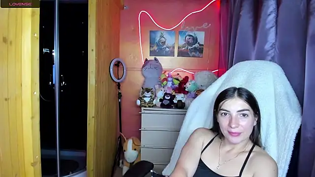 Fiery Brunette  online show from 07.19.26