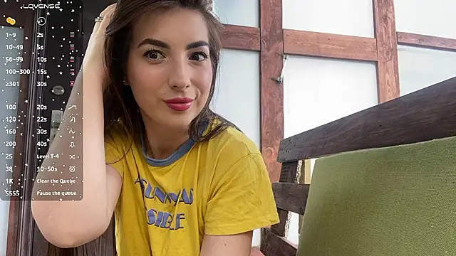 Fiery Brunette  online show from 07.24.26